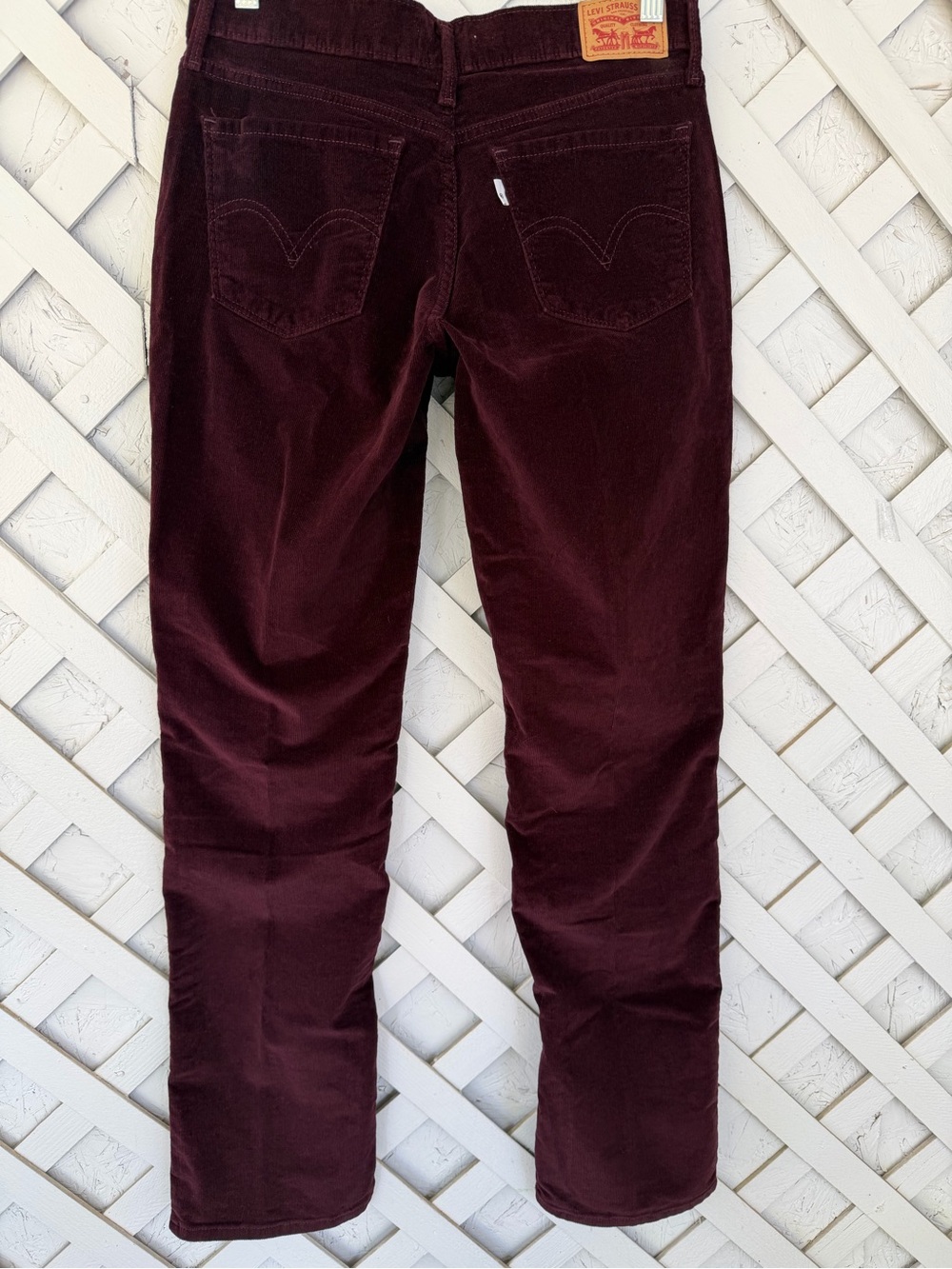 Levi's 505 Corduroy Pants Women's Size 28 Burgundy Straight Leg Stretch